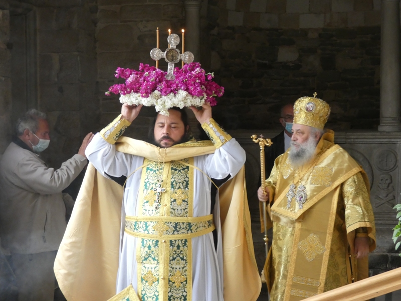 Η χαρά του Σταυρού στην Εκατονταπυλιανή