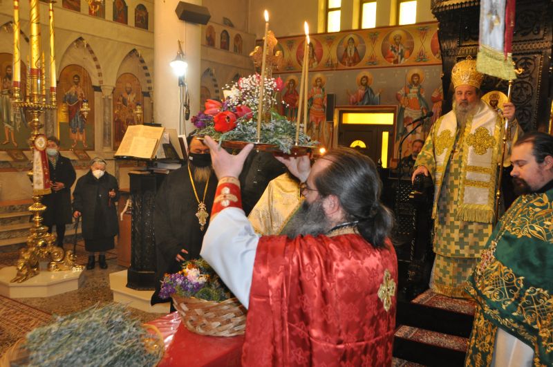 Ο Σεβασμιώτατος Δράμας στην Σταυροπροσκύνηση