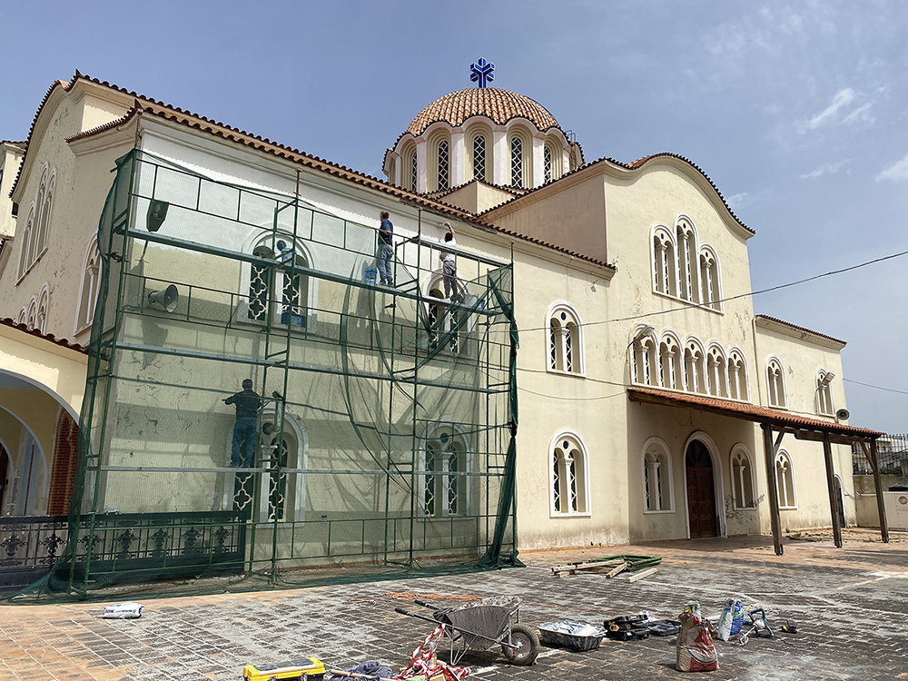 Ξεκίνησε ο ελαιοχρωματισμός του Καθεδρικού Ναού Αγ. Νεκταρίου Μοιρών