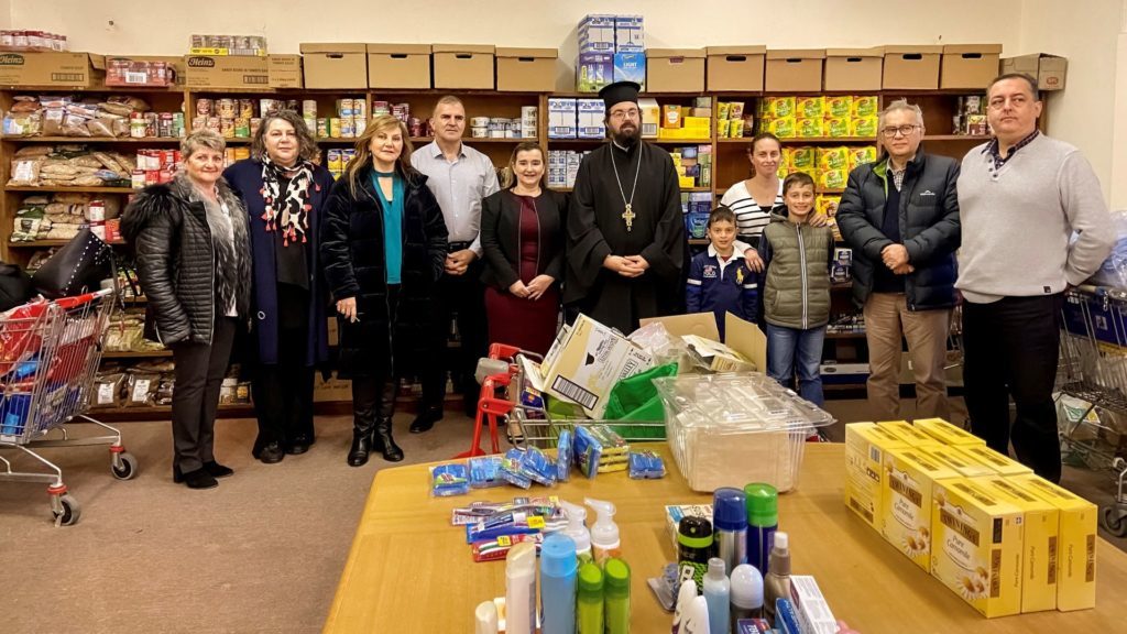 Βοηθούν τους Έλληνες της Μελβούρνης να κάνουν Πάσχα