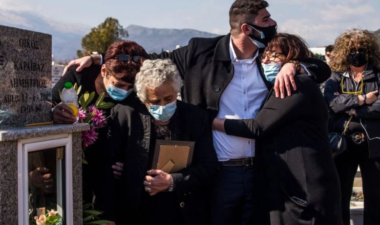 Το τελευταίο αντίο στον Γιώργο Καραϊβάζ