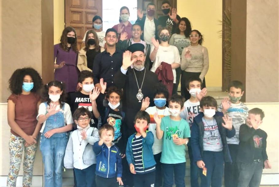 Ο Μητροπολίτης Ναυκράτιδος τέλεσε Θεία Λειτουργία για μαθητές