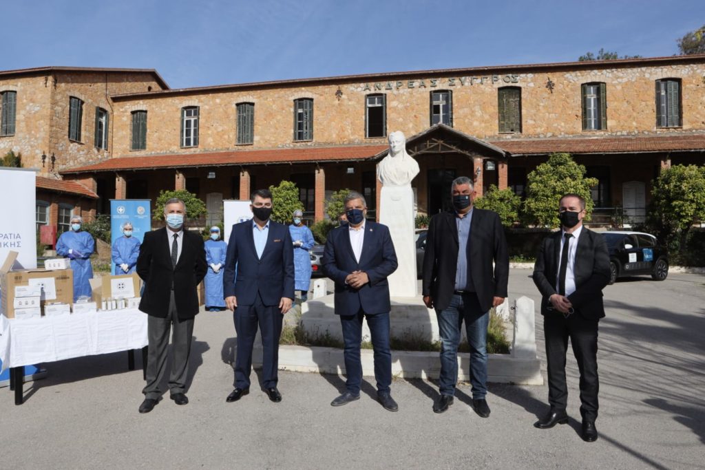 Η Περιφέρεια Αττικής στηρίζει το Γηροκομείο Αθηνών