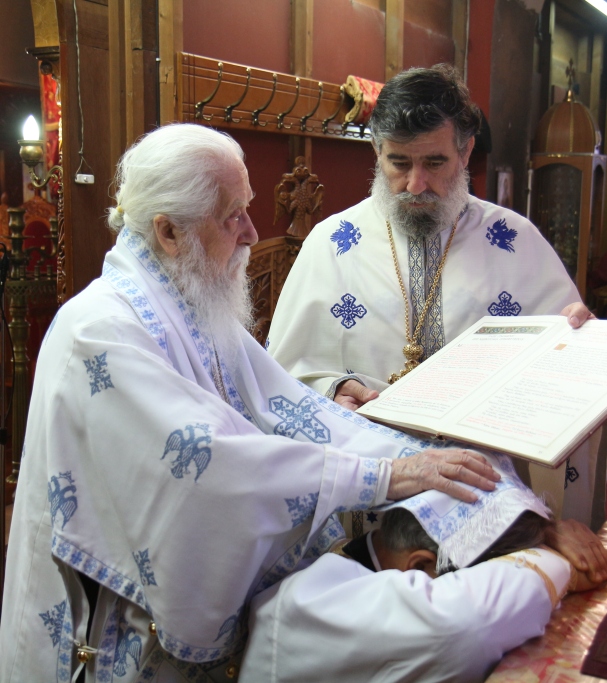 Χειροτονία Πρεσβυτέρου από τον Μητροπολίτη Παραμυθίας
