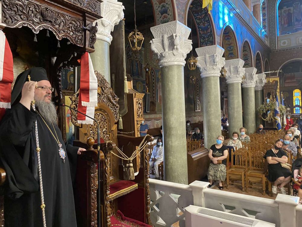 Ο Σεβασμιώτατος Λαρίσης στον Ι.Ν. Αγίων Κωνσταντίνου και Ελένης