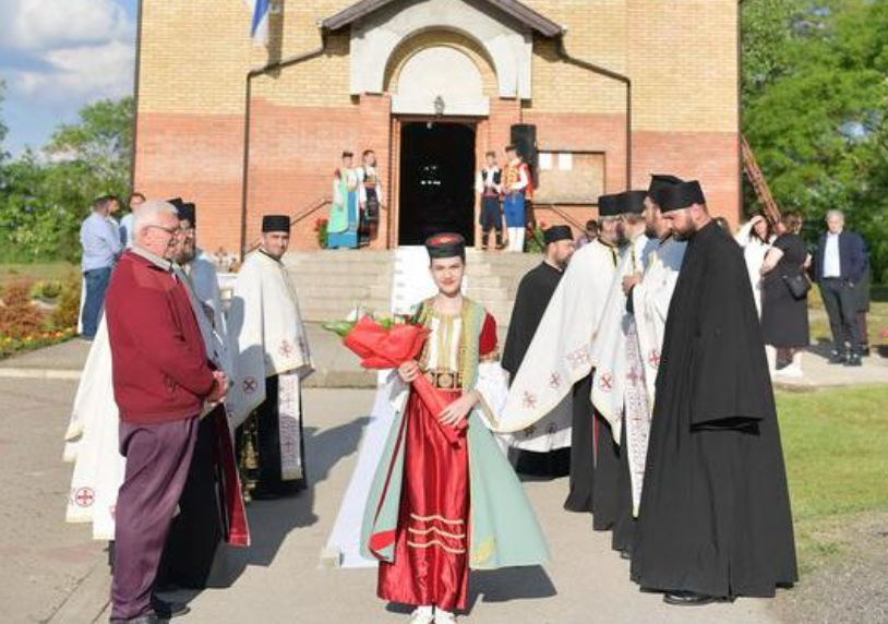 Владика Исихије освештао црквено звоно за Храм Светог Петра Цетињског у Ловћенцу