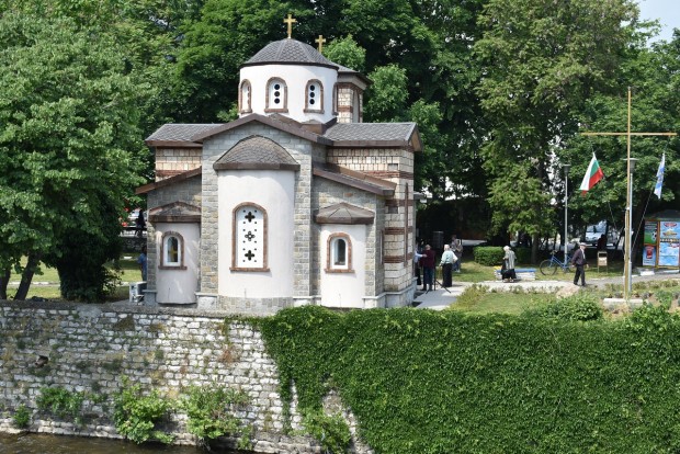 Осветиха параклиса „Св. св. Кирил и Методий“ в сърцето на Асеновград