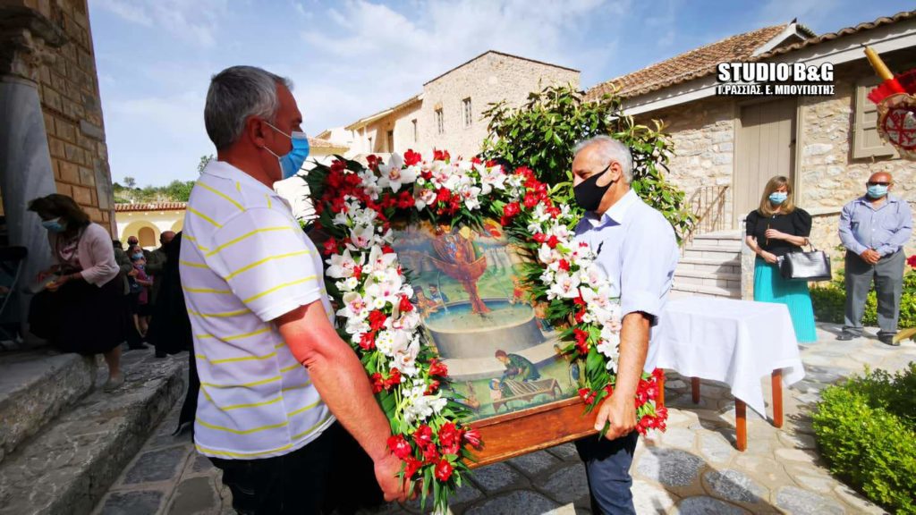 Περιφορά της Εικόνας της Ζωοδόχου Πηγής στην Αγία Μονή