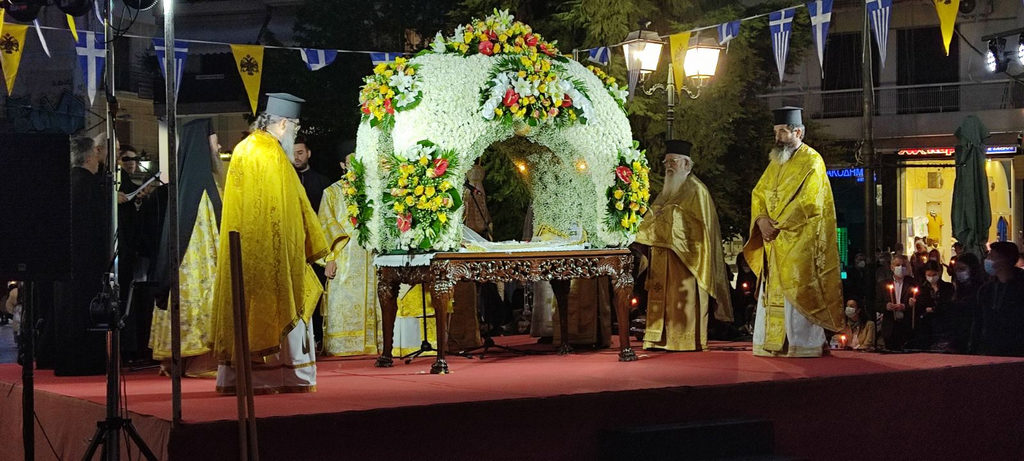 ΒΟΛΟΣ: Με το βλέμμα στραμμένο στους ανθρώπους που πονούν