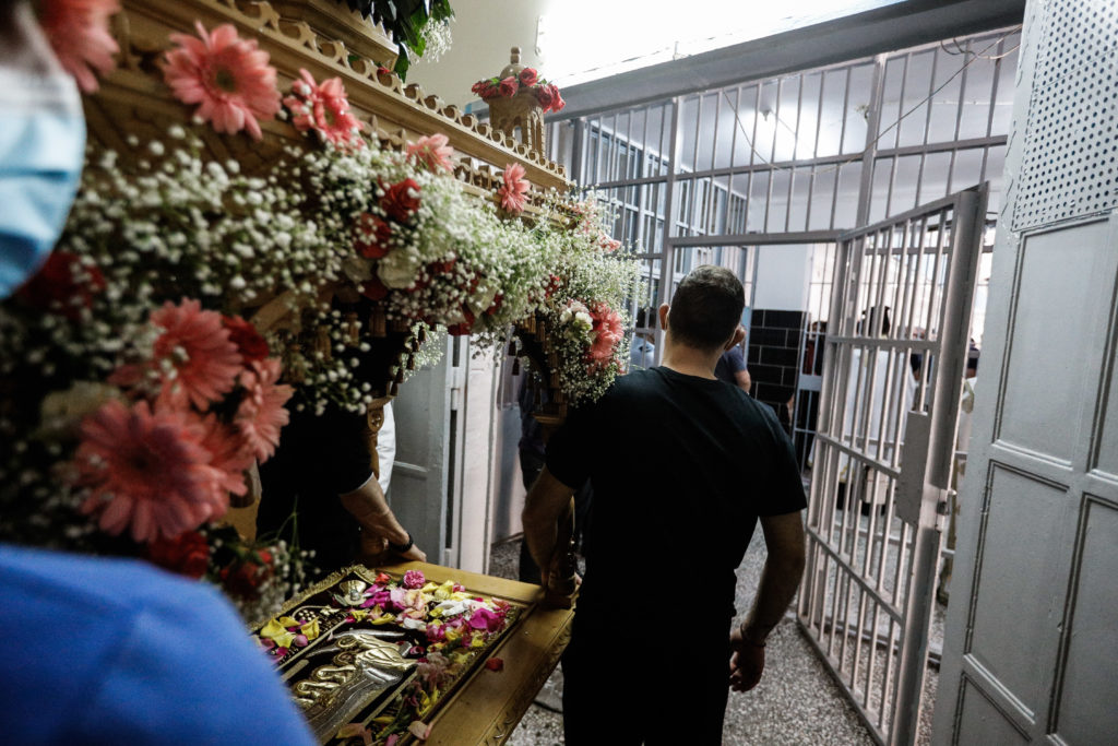 Περιφορά Επιταφίου στις Φυλακές Κορυδαλλού