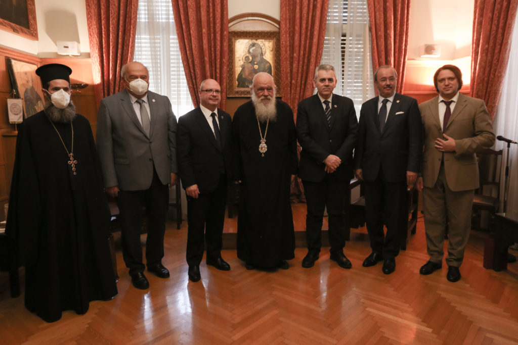 Στον Αρχιεπίσκοπο Ιερώνυμο μέλη της ΔΣΟ