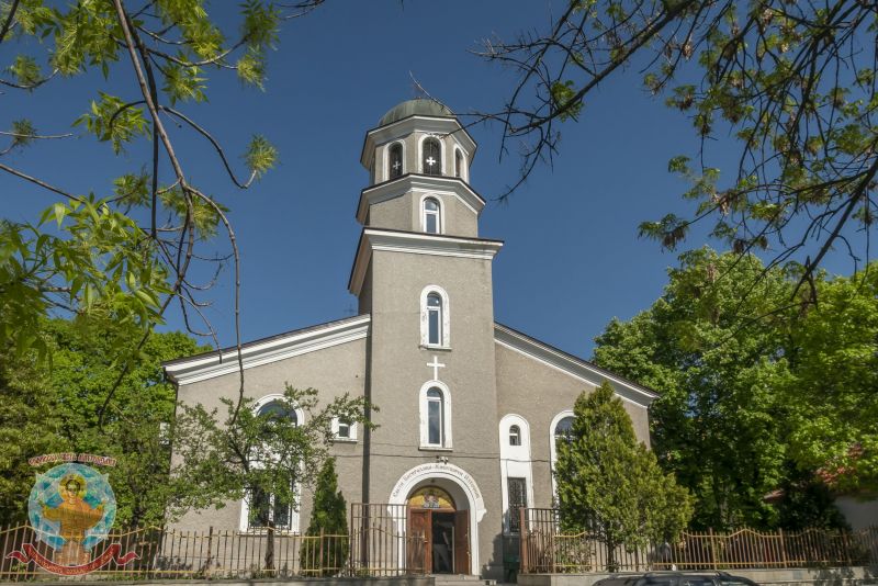 Архиерейска вечерня за храмовия празник на столичния храм „Св. Богородица – Живоприемни източник“