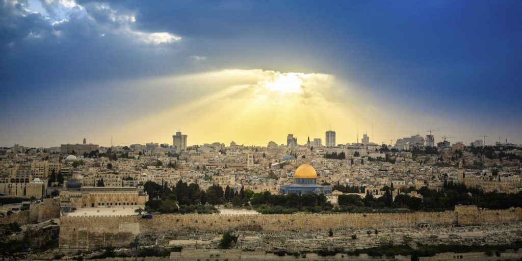 Patriarhul: Apel pentru încetarea conflictului armat dintre evrei şi palestinieni în Ţara Sfântă