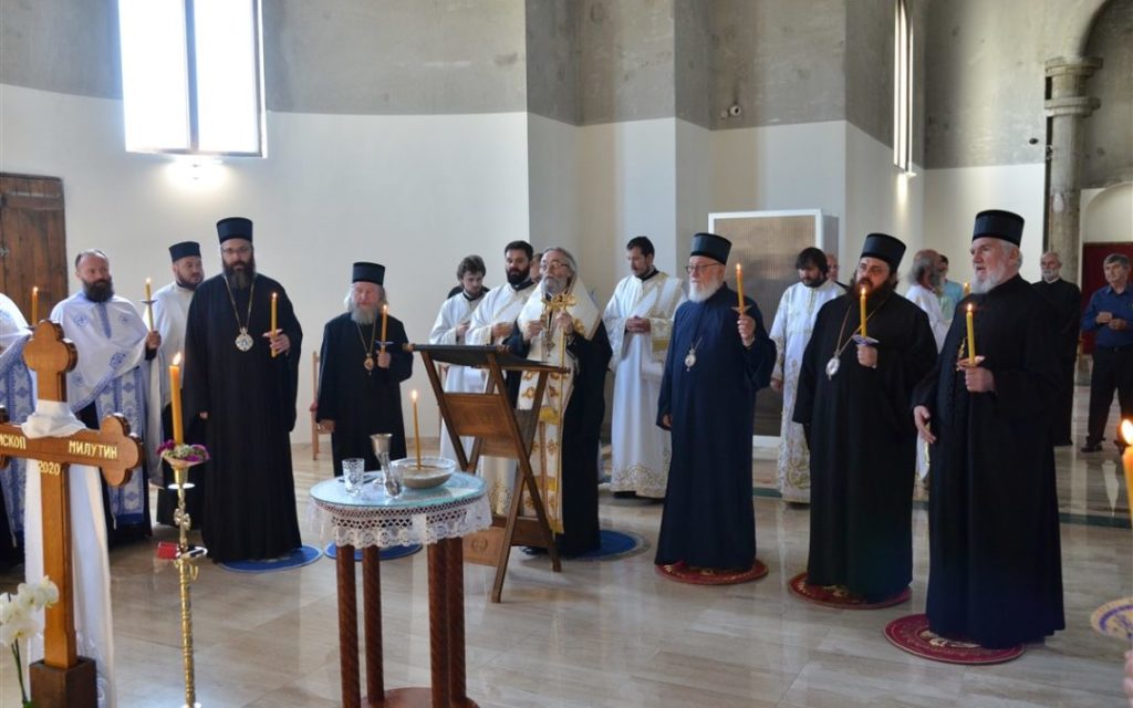 Више архијереја служило парастос Епископу Милутину: Повезивао је све са којима се сретао!