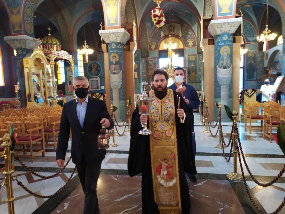 Άγιο Φως στην Λάρισα: Η καθυστέρηση και οι αντιδράσεις