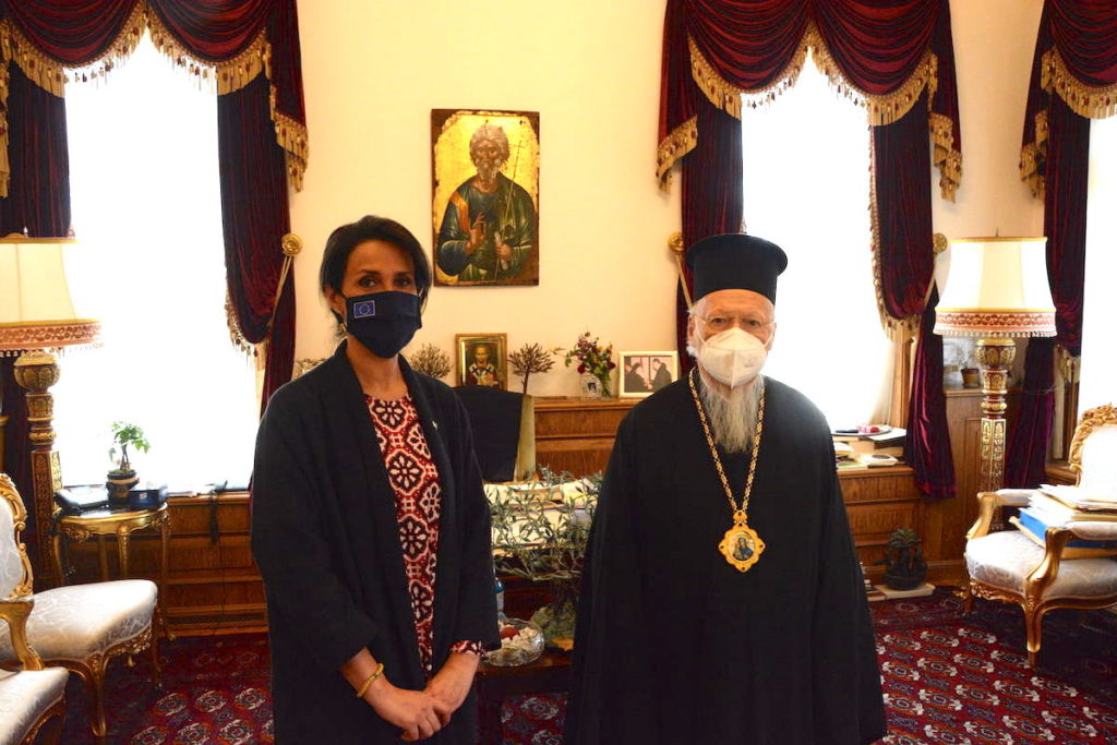 Μακρά συζήτηση για την παγκόσμια υγεία και τον εμβολιασμό