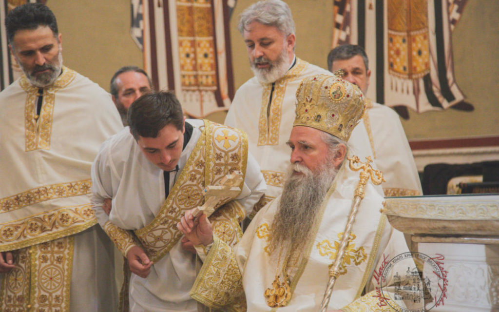 Владика Јоаникије рукоположио ђакона Крста Станишића у свештенички чин (ВИДЕО)