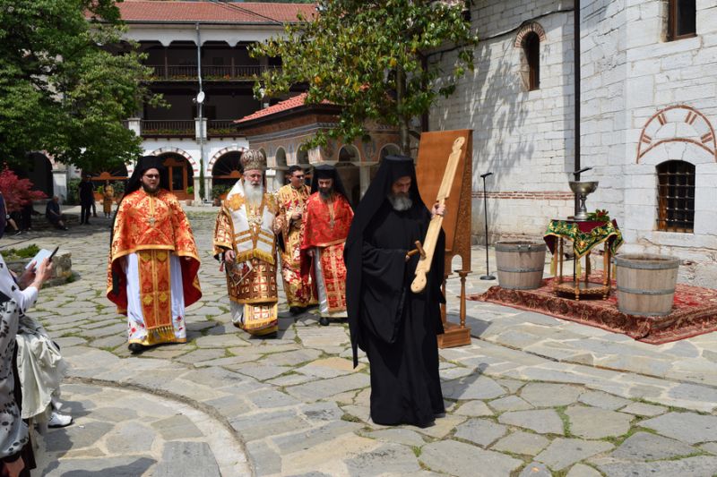 Тържествено литийно шествие на Преполовение със „Станимашката” чудотворна икона до Бачковския манастир