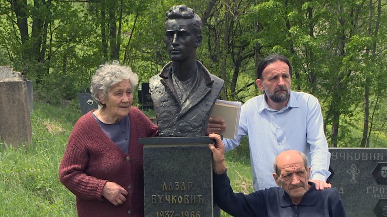 У Горњем Селу постављена спомен-биста Лазару Вучковићу