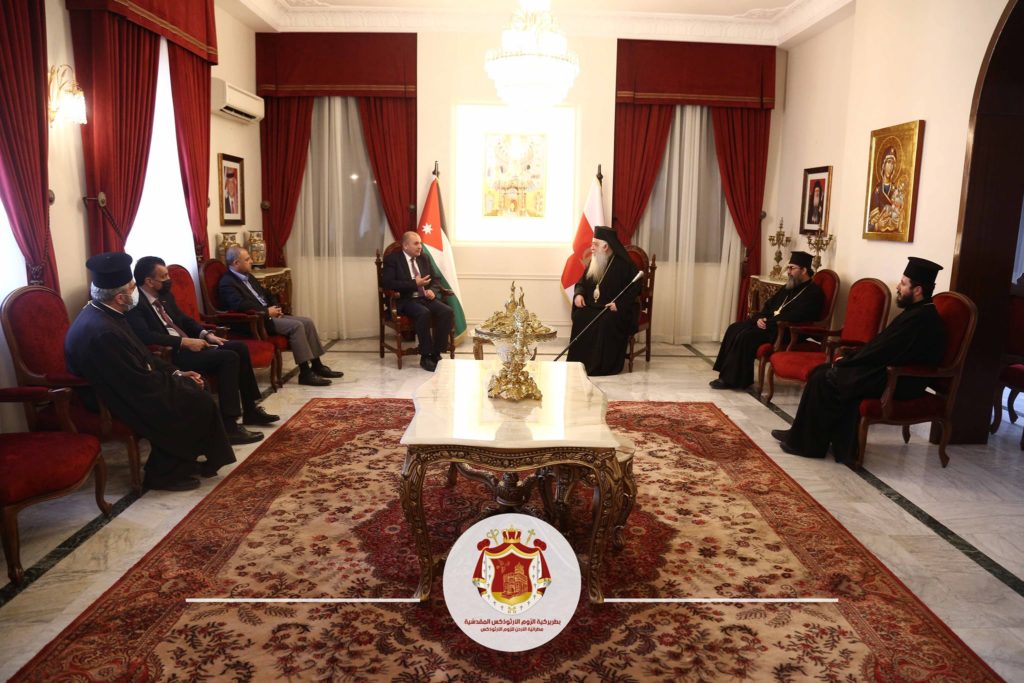 العودات يزور مطرانية الروم الأرثوذكس للتهنئة بعيد الفصح المجيد