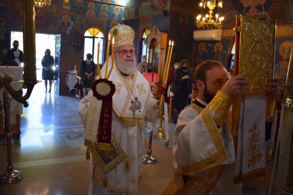 Αρχιερατική Θεία Λειτουργία στο Κοιμητήριο Πετρουπόλεως