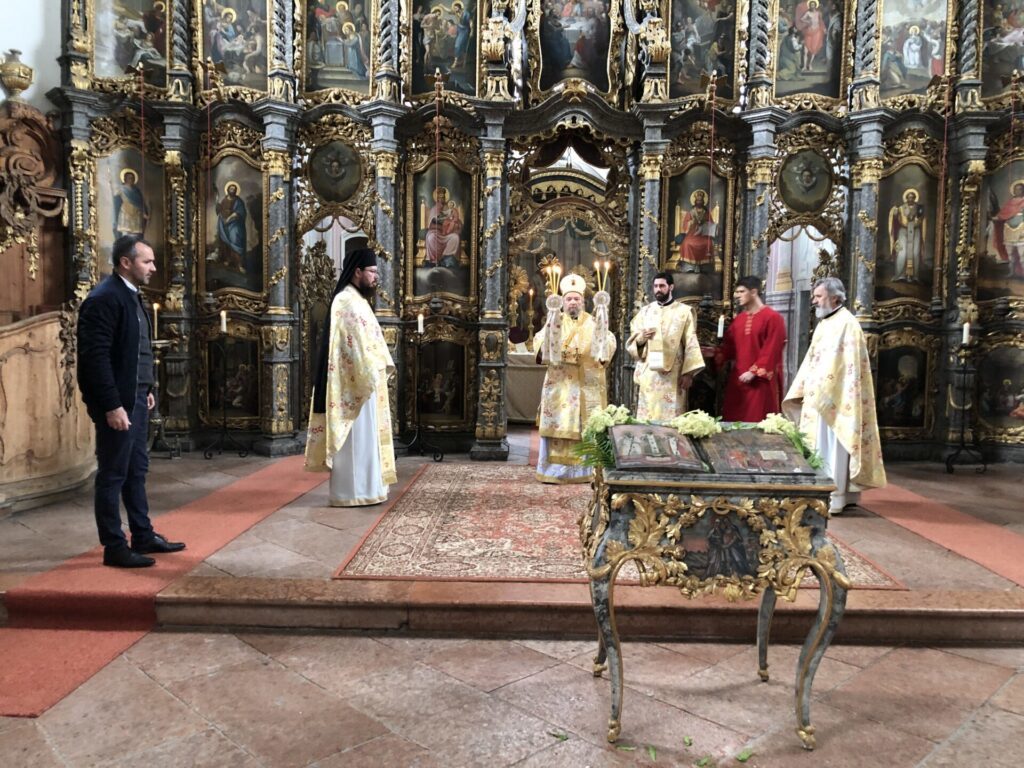 Владика Лукијан богослужио у Јегри