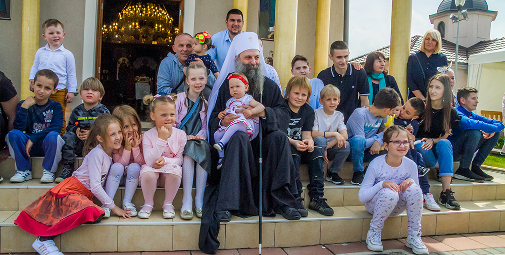 Патријарх Порфирије: Бог је непрестано са нама, али често нисмо свесни те чињенице