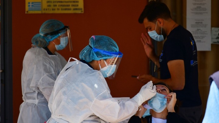 Κορωνοϊός: 1.918 νέα κρούσματα, 54 θάνατοι, 626 διασωληνωμένοι