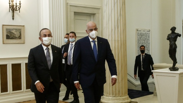 Greek, Turkish FMs meet in Athens in ‘upbeat atmosphere’; bilateral recognition of ‘vax certificates’ by either country