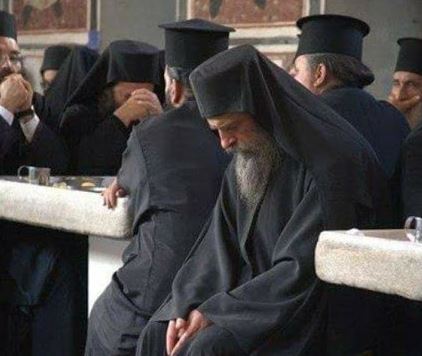 «Κάνε κάτι ανατρεπτικό. Ασχολήσου μ’ εσένα»