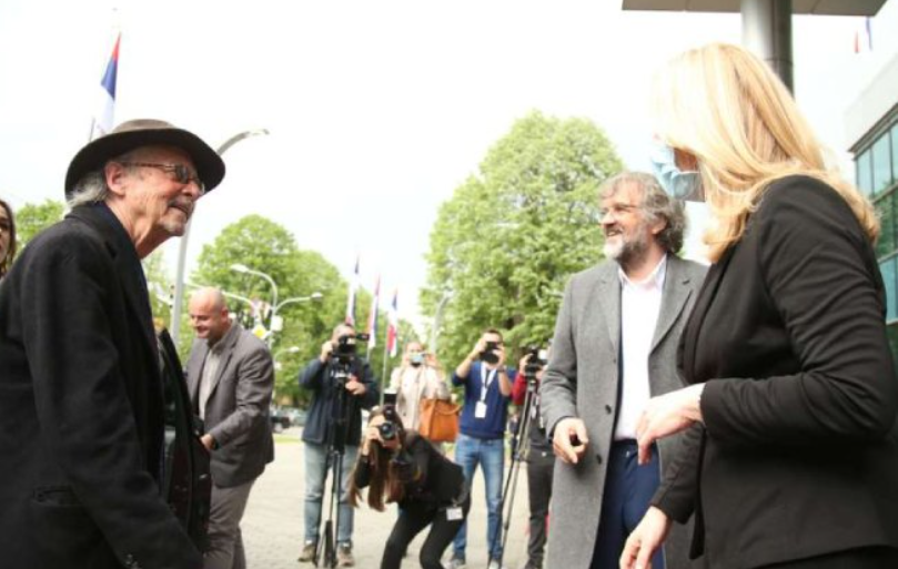 Нобеловац Петер Хандке стигао у Бањалуку; Дочекали га званичници Српске