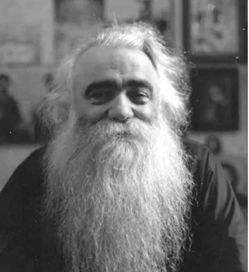 «Κι η Παναγία τότε θα σηκώσει τα χέρια της για τελευταία φορά…»