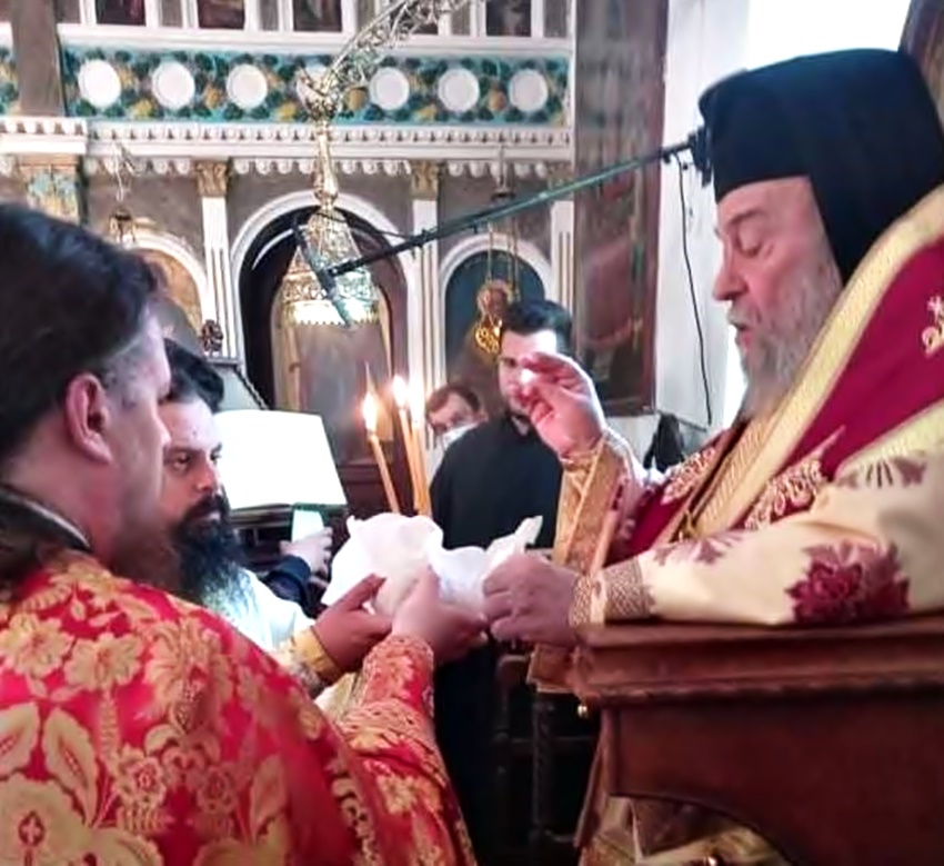 Αρχιερατική Θεία Λειτουργία στην Ζωοδόχου Πηγής (Ρεούζι)