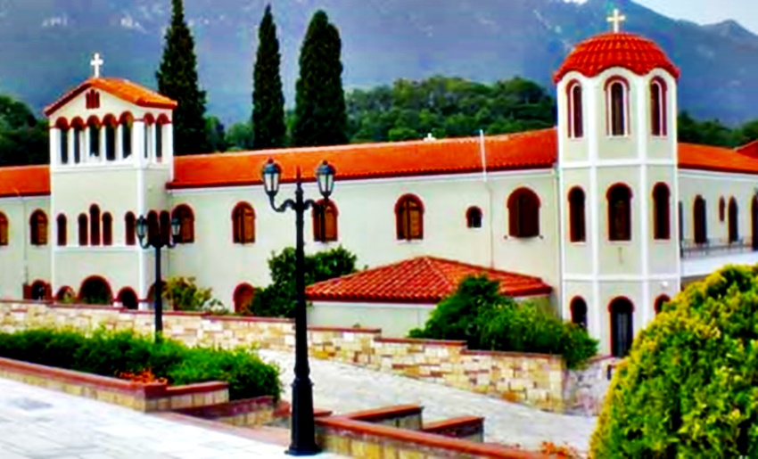 Φωτιά: Οι μοναχές μιλούν για θαύμα στον Άγιο Ιωάννη