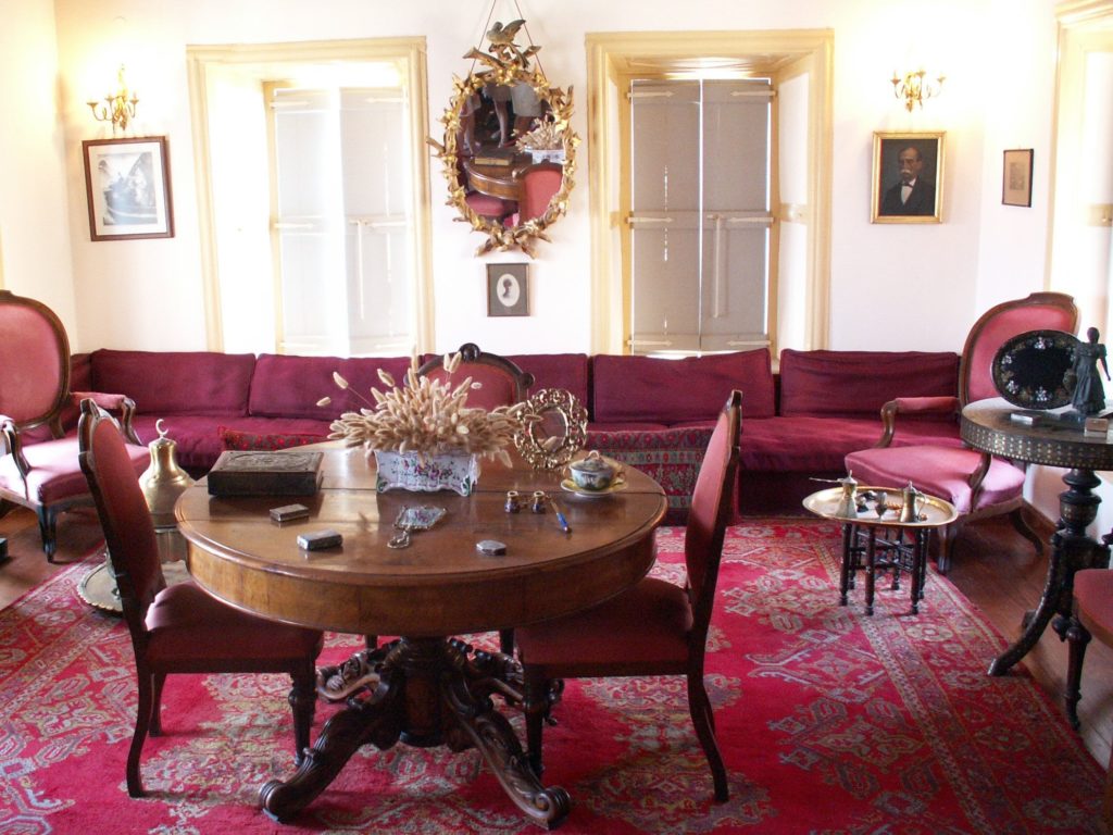 Η ΦΩΤΟΓΡΑΦΙΑ ΤΗΣ ΗΜΕΡΑΣ: Στο αρχοντικό της Καπετάνισσας