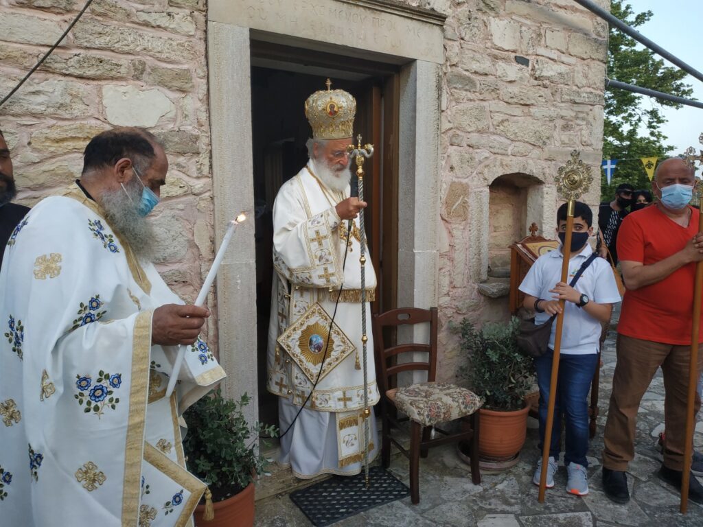 “Ο Άγιος Εφραίμ επιτελεί αναρίθμητα θαύματα καθημερινά”