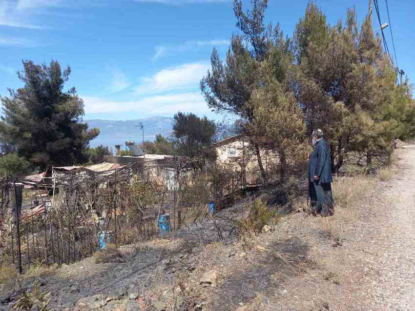 Στις πυρόπληκτες περιοχές για αυτοψία ο Μητροπολίτης Κορίνθου