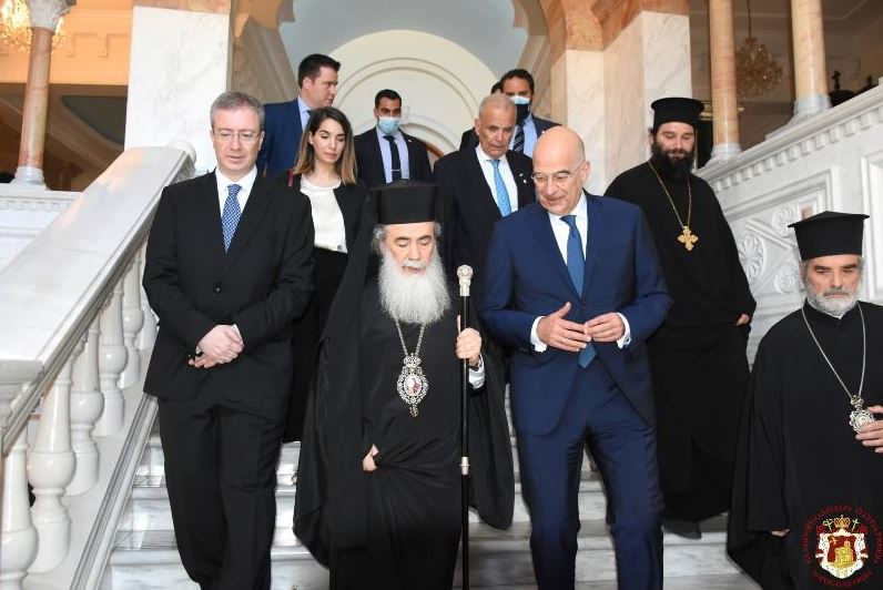 Ο απόηχος της επίσκεψης Δένδια στο Πατριαρχείο Ιεροσολύμων
