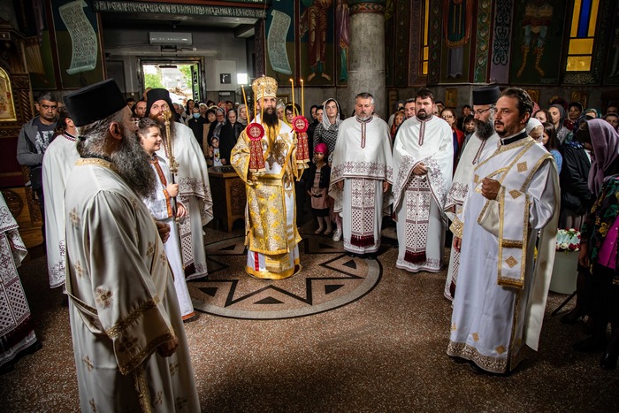 Епископ Иларион богослужио у Бору