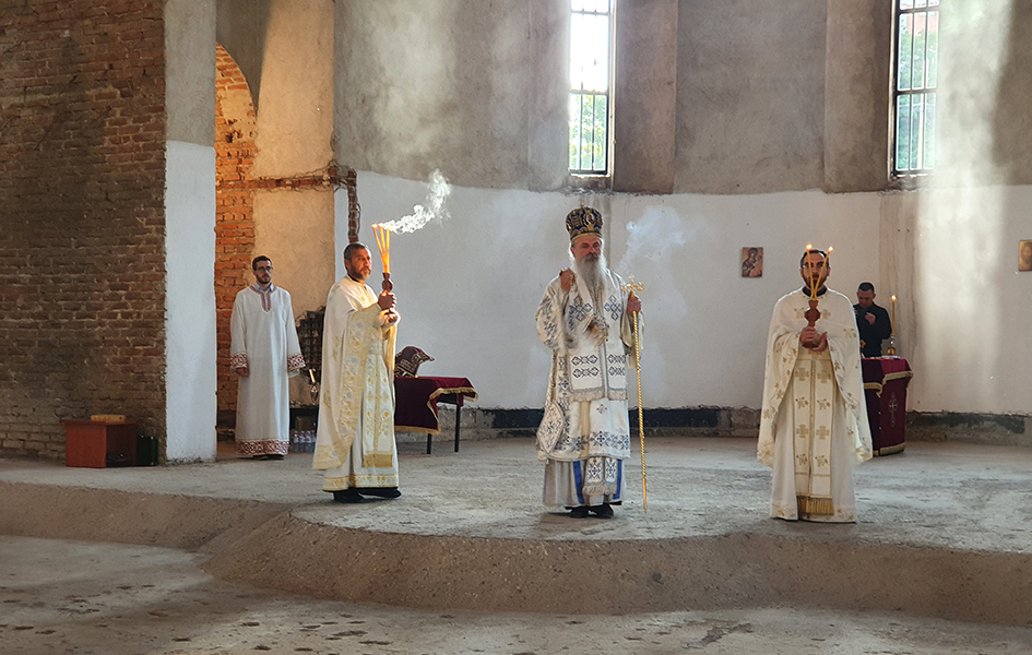 Приштина: Слава у храму Христа Спаса после 23 године