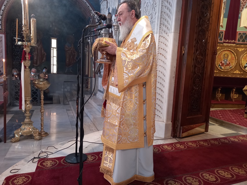 Κορίνθου Διονύσιος: “Το φώς της Αναστάσεως να φωτίζει την ζωή μας”