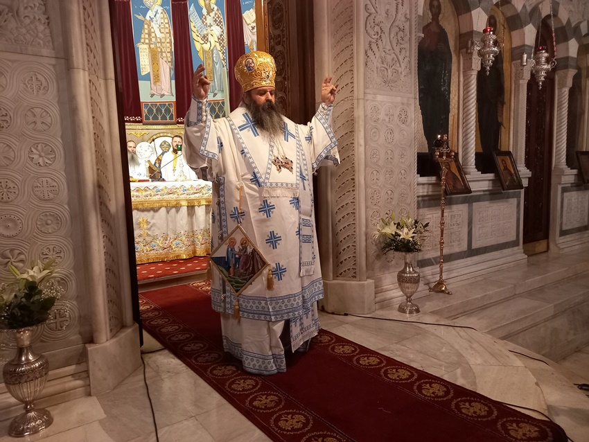 Οι Άγιοι Απόστολοι, συνεργοί του Απ. Παύλου, είναι ένα πλήθος ανθρώπων