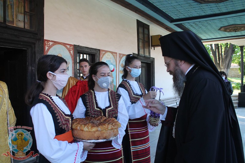 «Να είμαστε φως για τους ανθρώπους»