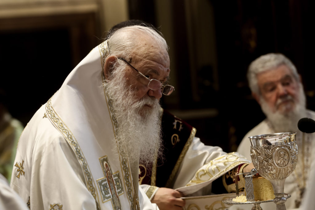 Στον Καθεδρικό Ναό Αθηνών ο Αρχιεπίσκοπος για την Πεντηκοστή