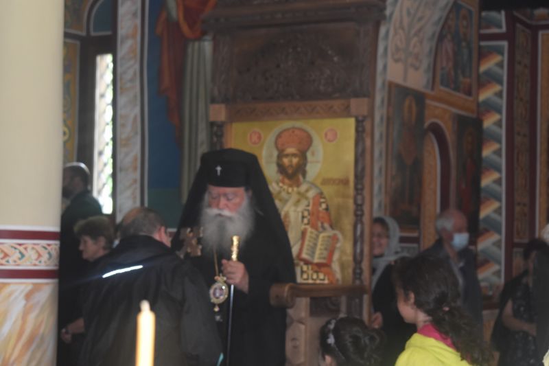 Празнични Архиерейски богослужения за Петдесетница и Св. Дух в Ловчанска епархия