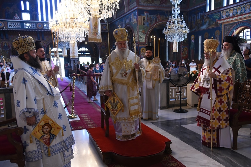 Τρισαρχιερατική Θ. Λειτουργία για τον πολιούχο Απόστολο Παύλο