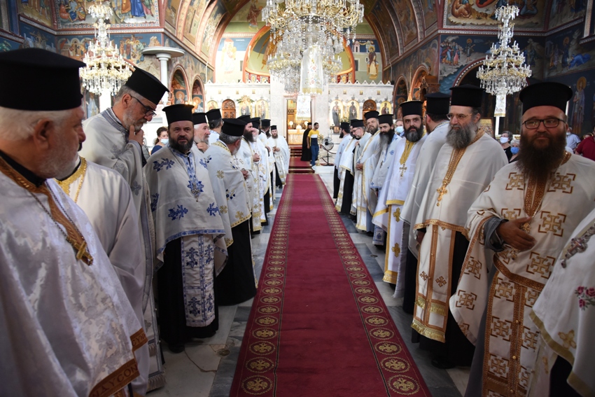 Κόρινθος: Μεθέορτος τρισαρχιερατικός εσπερινός στον Καθεδρικό Ναό του Αποστόλου Παύλου