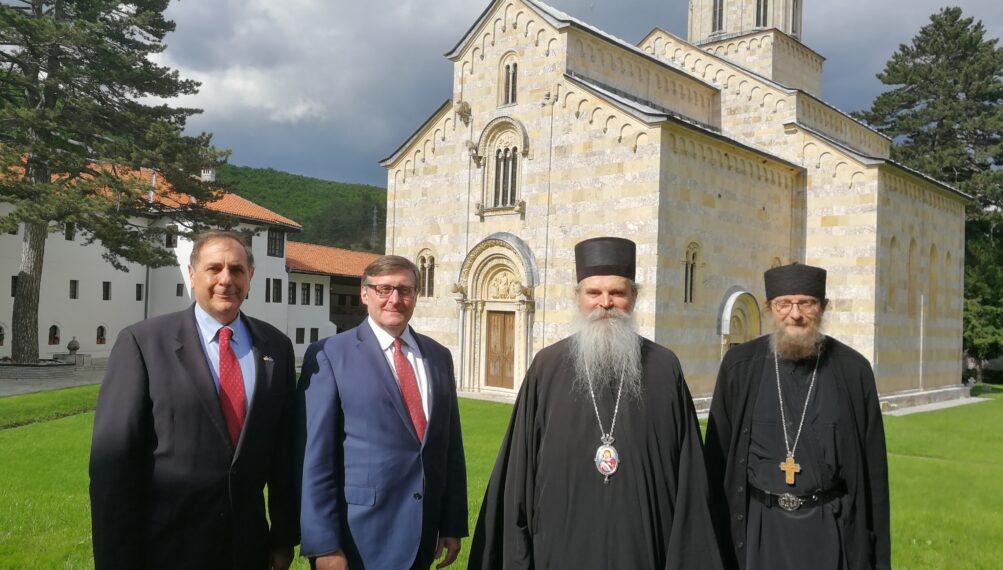 Специјални изасланик САД-а за Западни Балкан, г. Метју Палмер разговарао са владиком Теодосијем