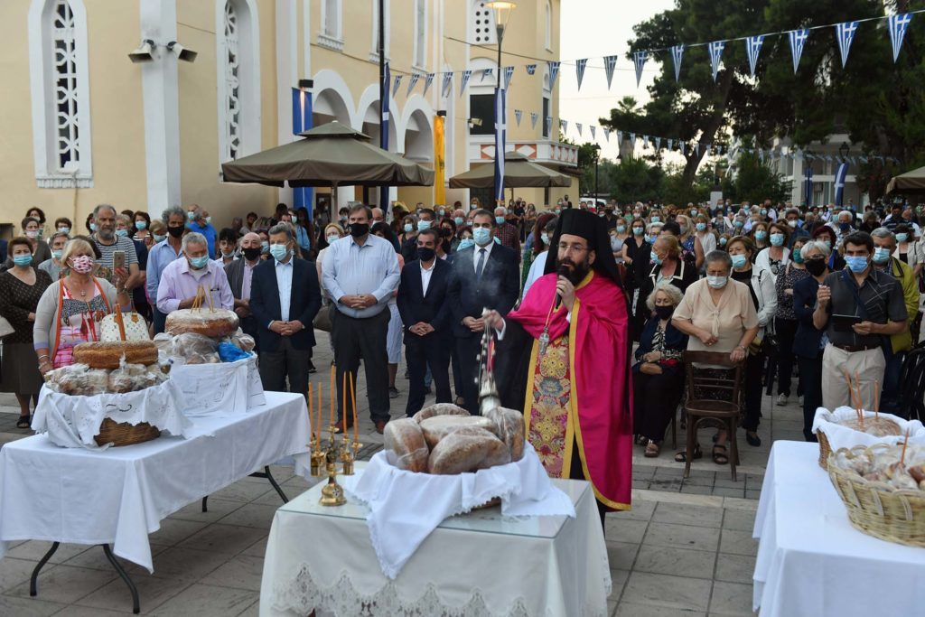 Πλήθος πιστών στον Εσπερινό της Αναλήψεως στην Καλαμάτα
