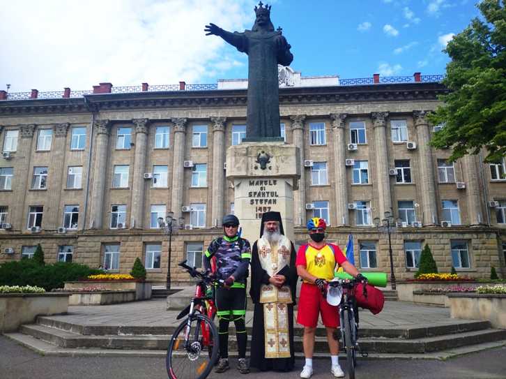 Ευλογία για 3.200 χιλιόμετρα για να τιμήσουν τους στρατιώτες